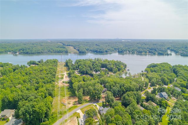 345 Squirrel Lane, Clover, SC 29710