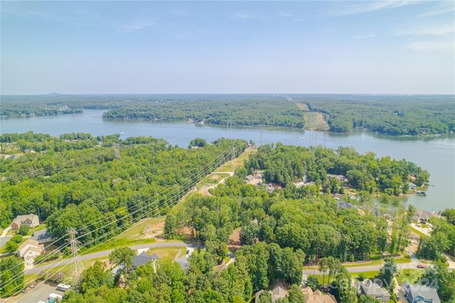 345 Squirrel Lane, Clover, SC 29710