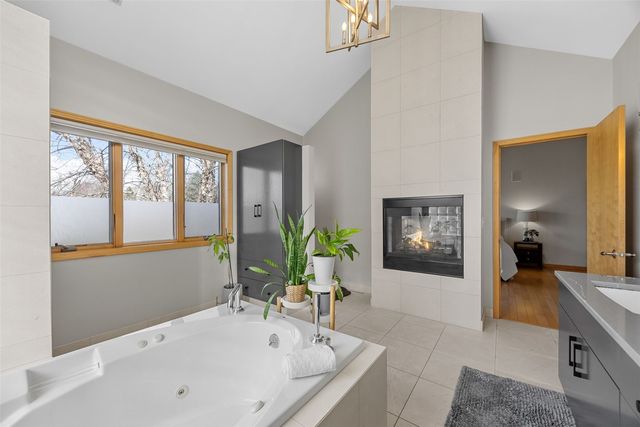 482 Butternut, Iowa City, IA 52246