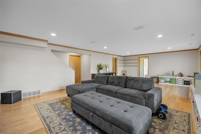 482 Butternut, Iowa City, IA 52246