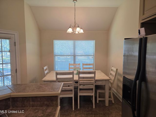 13 S Bridle Bend, Hattiesburg, MS 39402