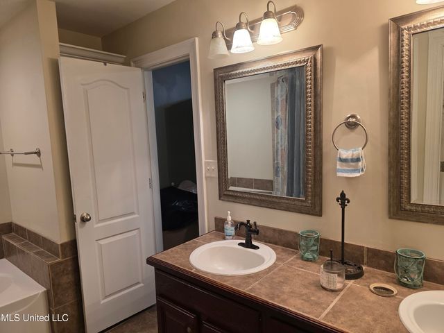 13 S Bridle Bend, Hattiesburg, MS 39402