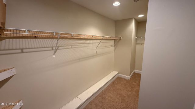 13 S Bridle Bend, Hattiesburg, MS 39402