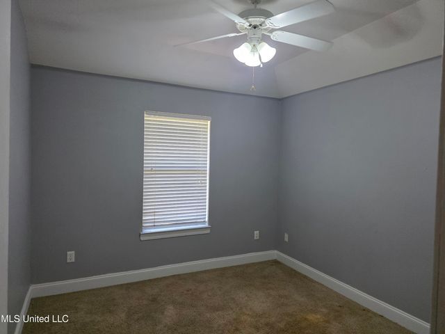 13 S Bridle Bend, Hattiesburg, MS 39402