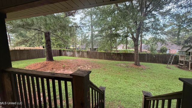 13 S Bridle Bend, Hattiesburg, MS 39402