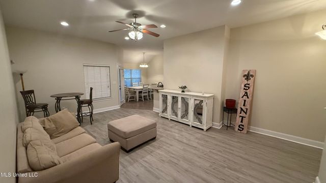 13 S Bridle Bend, Hattiesburg, MS 39402