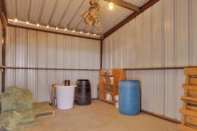 16410 N Western Ave, Gardendale, TX 79758