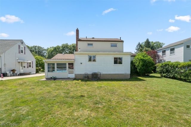 2323 13th Street, Cuyahoga Falls, OH 44223