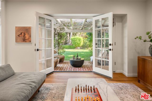 642 Warner Avenue, Los Angeles, CA 90024