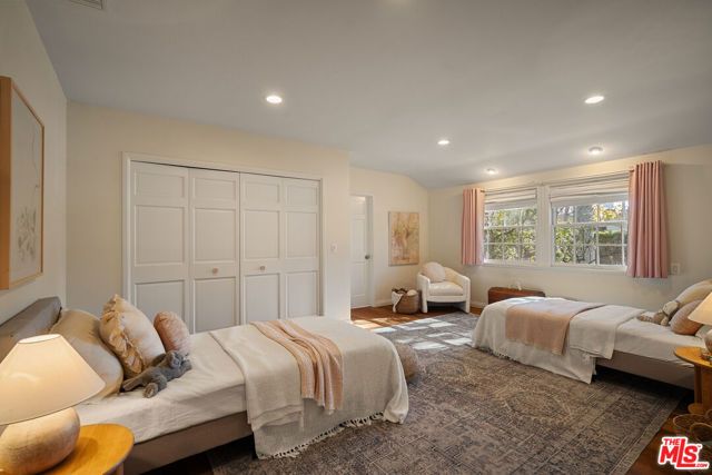 642 Warner Avenue, Los Angeles, CA 90024