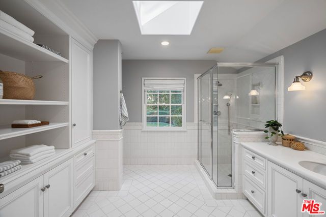 642 Warner Avenue, Los Angeles, CA 90024