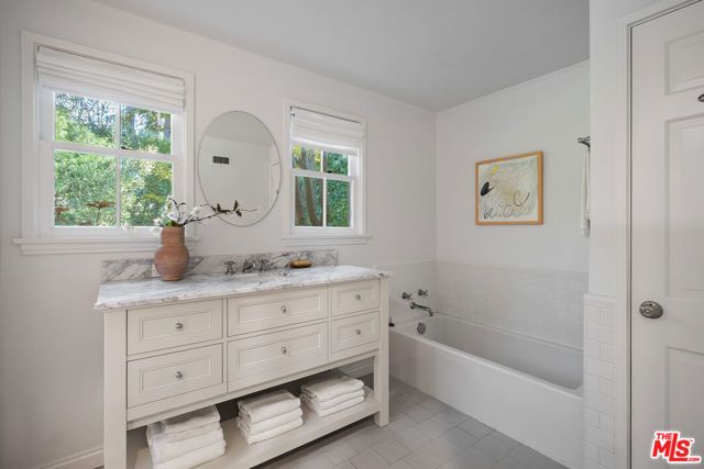 642 Warner Avenue, Los Angeles, CA 90024