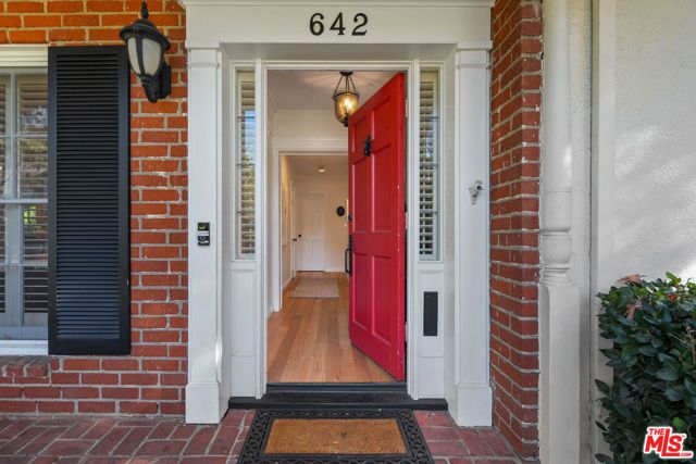 642 Warner Avenue, Los Angeles, CA 90024
