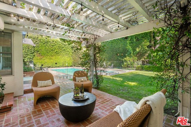 642 Warner Avenue, Los Angeles, CA 90024