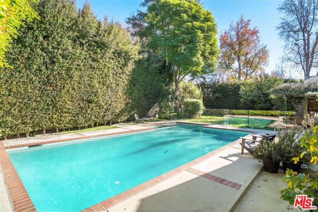 642 Warner Avenue, Los Angeles, CA 90024