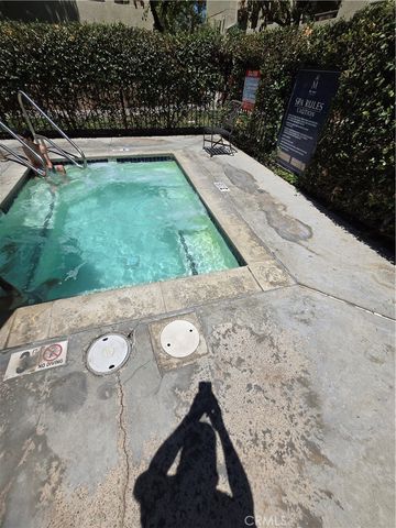 5520 Owensmouth Avenue 313, Woodland Hills, CA 91367