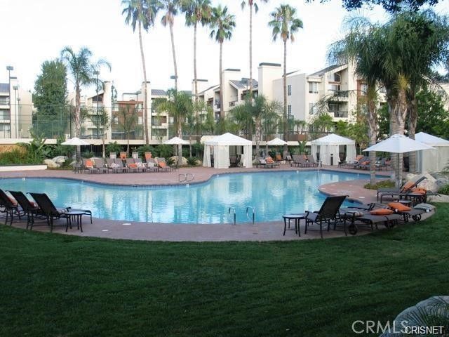 5520 Owensmouth Avenue 313, Woodland Hills, CA 91367