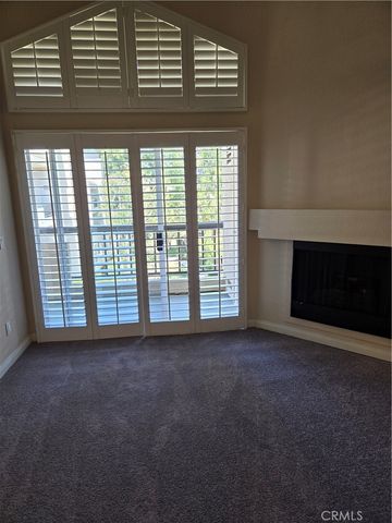 5520 Owensmouth Avenue 313, Woodland Hills, CA 91367