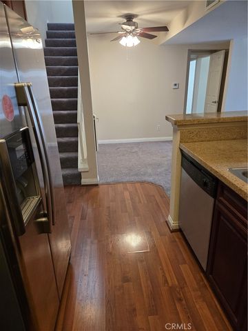 5520 Owensmouth Avenue 313, Woodland Hills, CA 91367