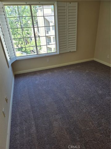 5520 Owensmouth Avenue 313, Woodland Hills, CA 91367