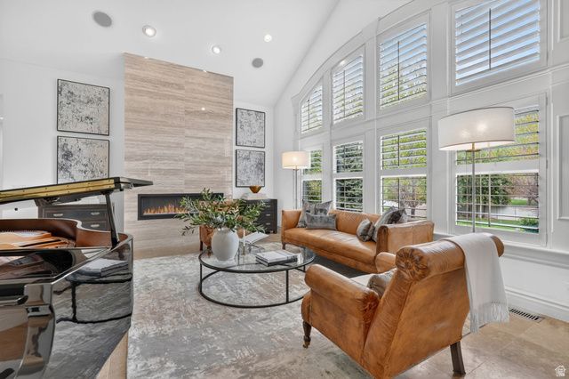 8230 DEER RUN WAY, South Weber, UT 84405