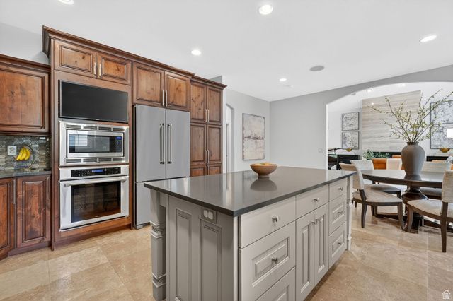 8230 DEER RUN WAY, South Weber, UT 84405