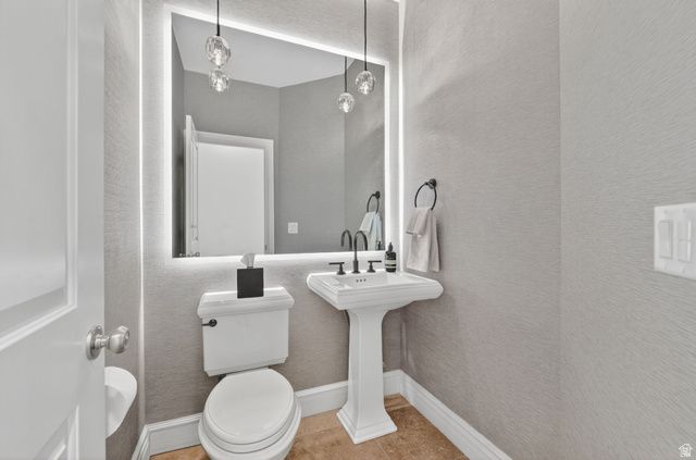 8230 DEER RUN WAY, South Weber, UT 84405