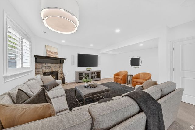 8230 DEER RUN WAY, South Weber, UT 84405