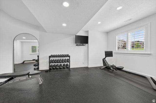 8230 DEER RUN WAY, South Weber, UT 84405