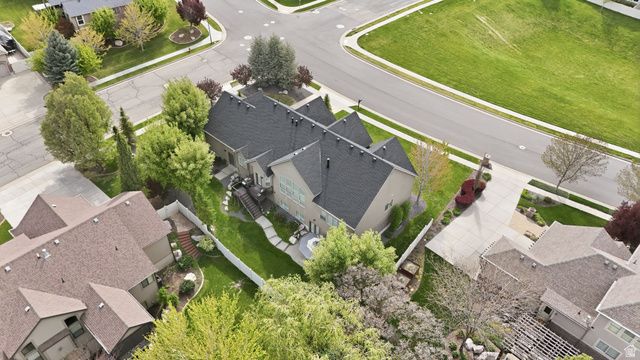 8230 DEER RUN WAY, South Weber, UT 84405