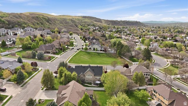 8230 DEER RUN WAY, South Weber, UT 84405