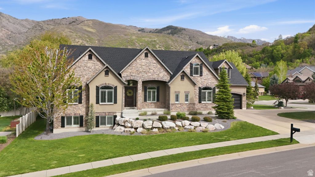 8230 DEER RUN WAY, South Weber, UT 84405