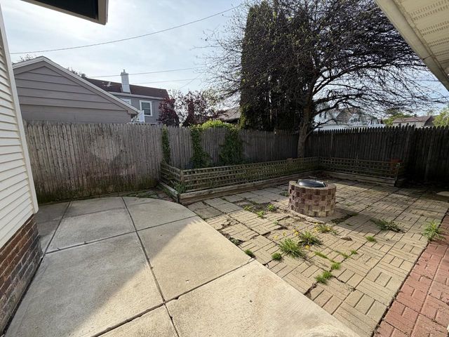 1126 Oakland AVENUE, Sheboygan, WI 53081