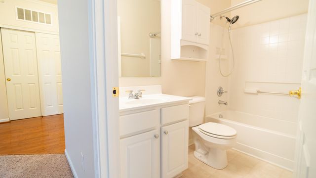 990 Mistflower Lane, Florence, KY 41042