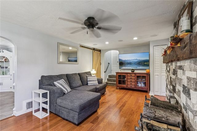 473 Mccully St, White Oak, PA 15131