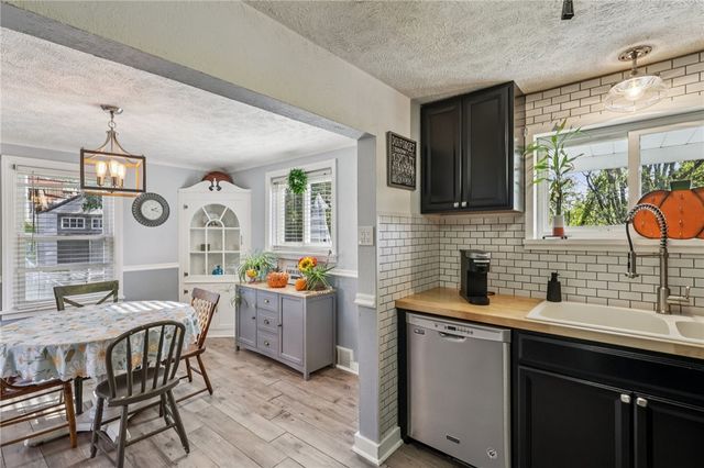 473 Mccully St, White Oak, PA 15131