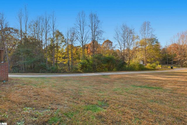 120 Acorn Trail, Fountain Inn, SC 29644