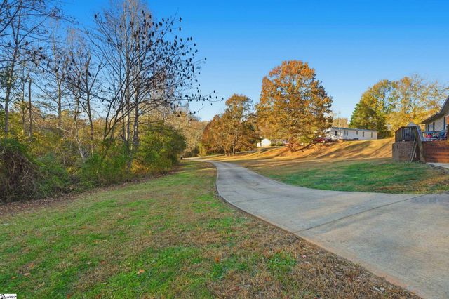 120 Acorn Trail, Fountain Inn, SC 29644