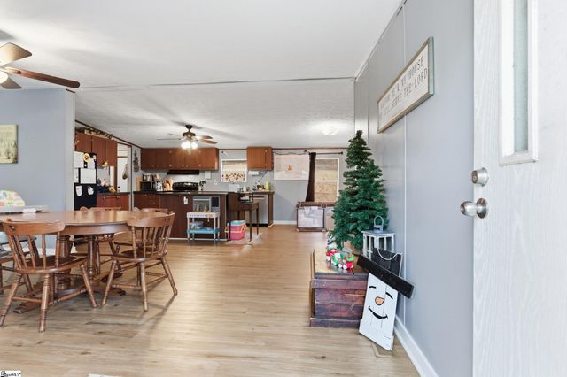 120 Acorn Trail, Fountain Inn, SC 29644