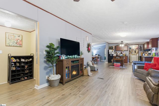 120 Acorn Trail, Fountain Inn, SC 29644