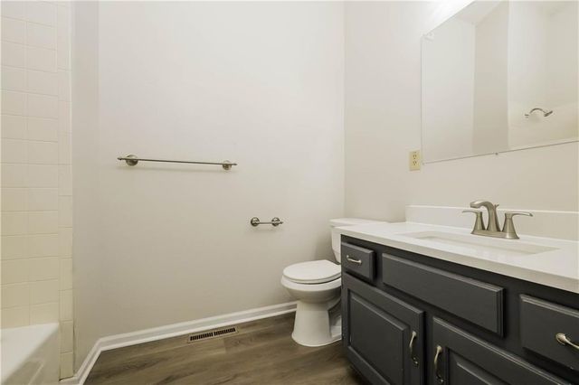 408 Brownfield Drive, Lee's Summit, MO 64063