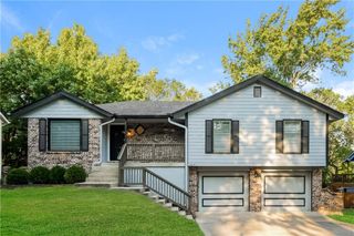 408 Brownfield Drive, Lee's Summit, MO 64063