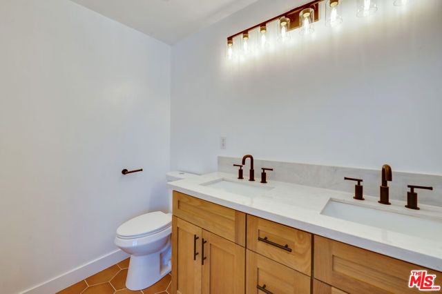 926 N Spaulding Avenue 9, West Hollywood, CA 90046