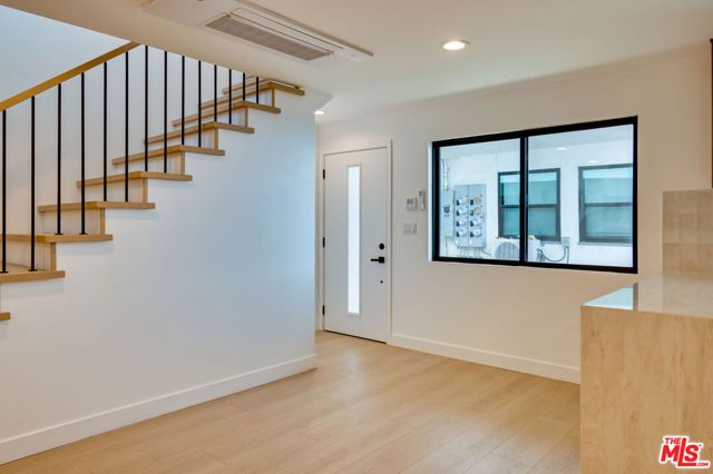 926 N Spaulding Avenue 9, West Hollywood, CA 90046