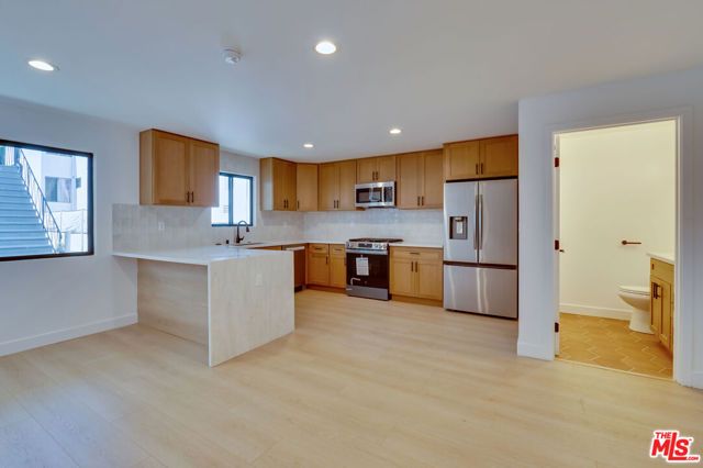 926 N Spaulding Avenue 9, West Hollywood, CA 90046