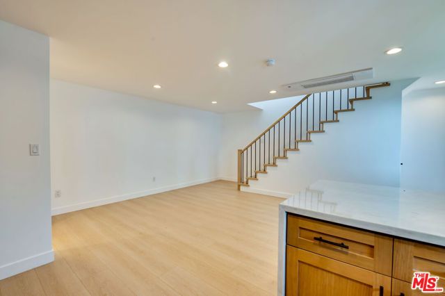 926 N Spaulding Avenue 9, West Hollywood, CA 90046