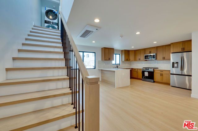 926 N Spaulding Avenue 9, West Hollywood, CA 90046