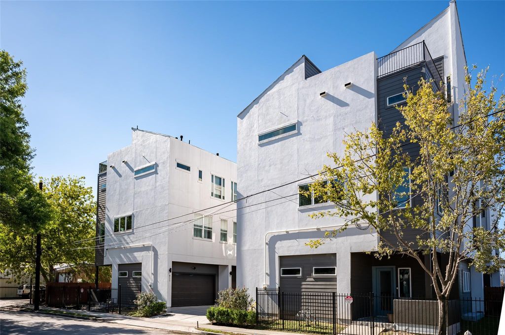 911 Thompson Street, Houston, TX 77007