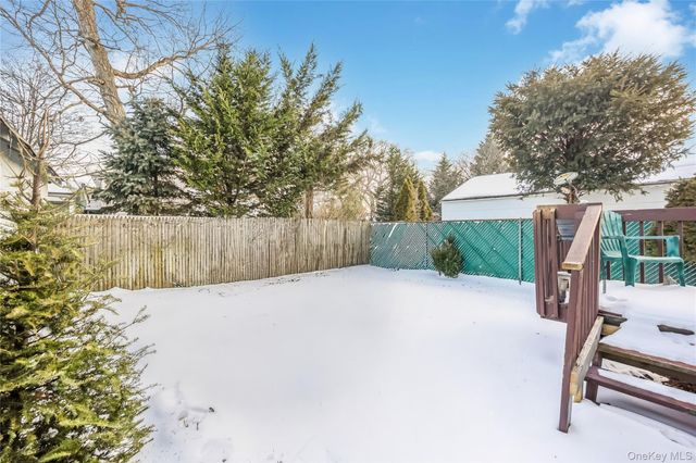 32 Sunset Avenue, Farmingdale, NY 11735