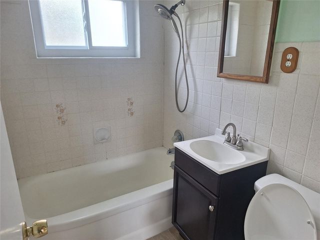 8916 NARCISSUS AVENUE, Seminole, FL 33777